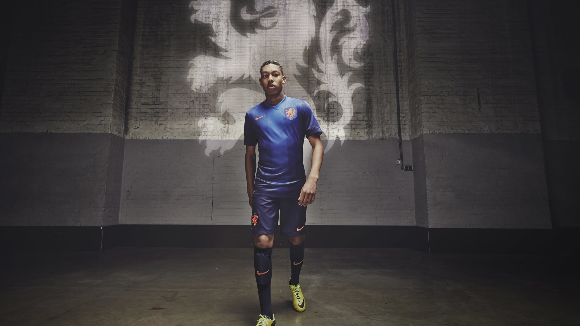 开云体育-F1街道赛之夜,布鲁诺,舞台越大越强