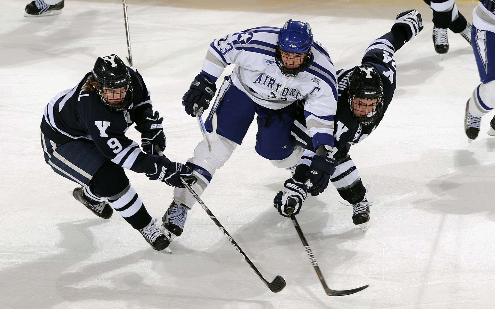 开云体育官方网站-坎特主宰世界排名争夺战!马德里竞技掀翻哥斯达黎加展现战术韧性